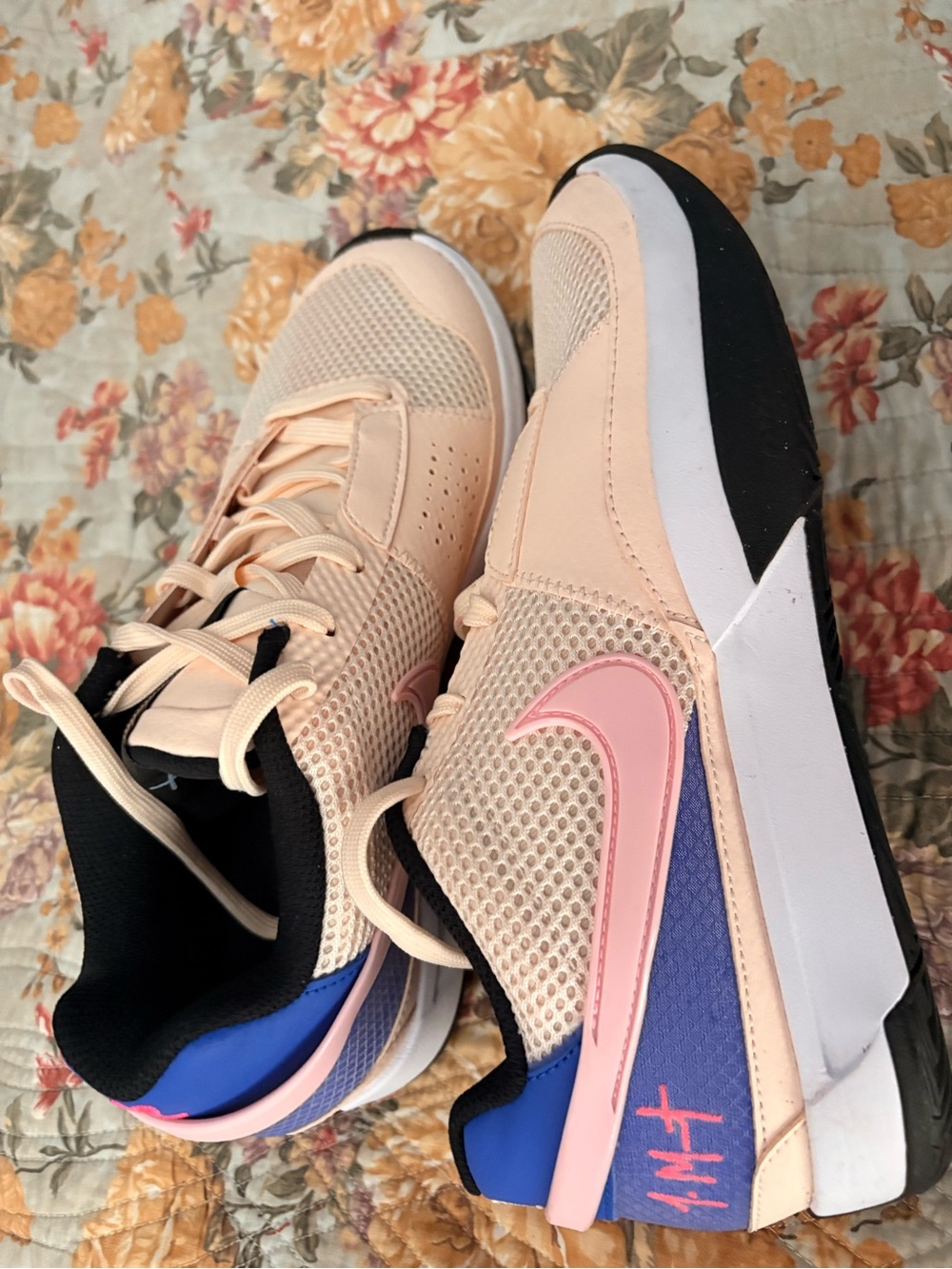 Like New Nike Womenās Ja1 Guava Ice Sz 7.5